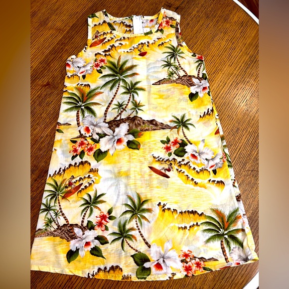 Hawaiian garments Other - Hawaiian Girls dress 5/6 surfing hibiscus Tropical Dress. Designed in Hawaii